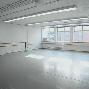 Ballet Divertimento Installations Studio 3 (38 pi x 30 pi)